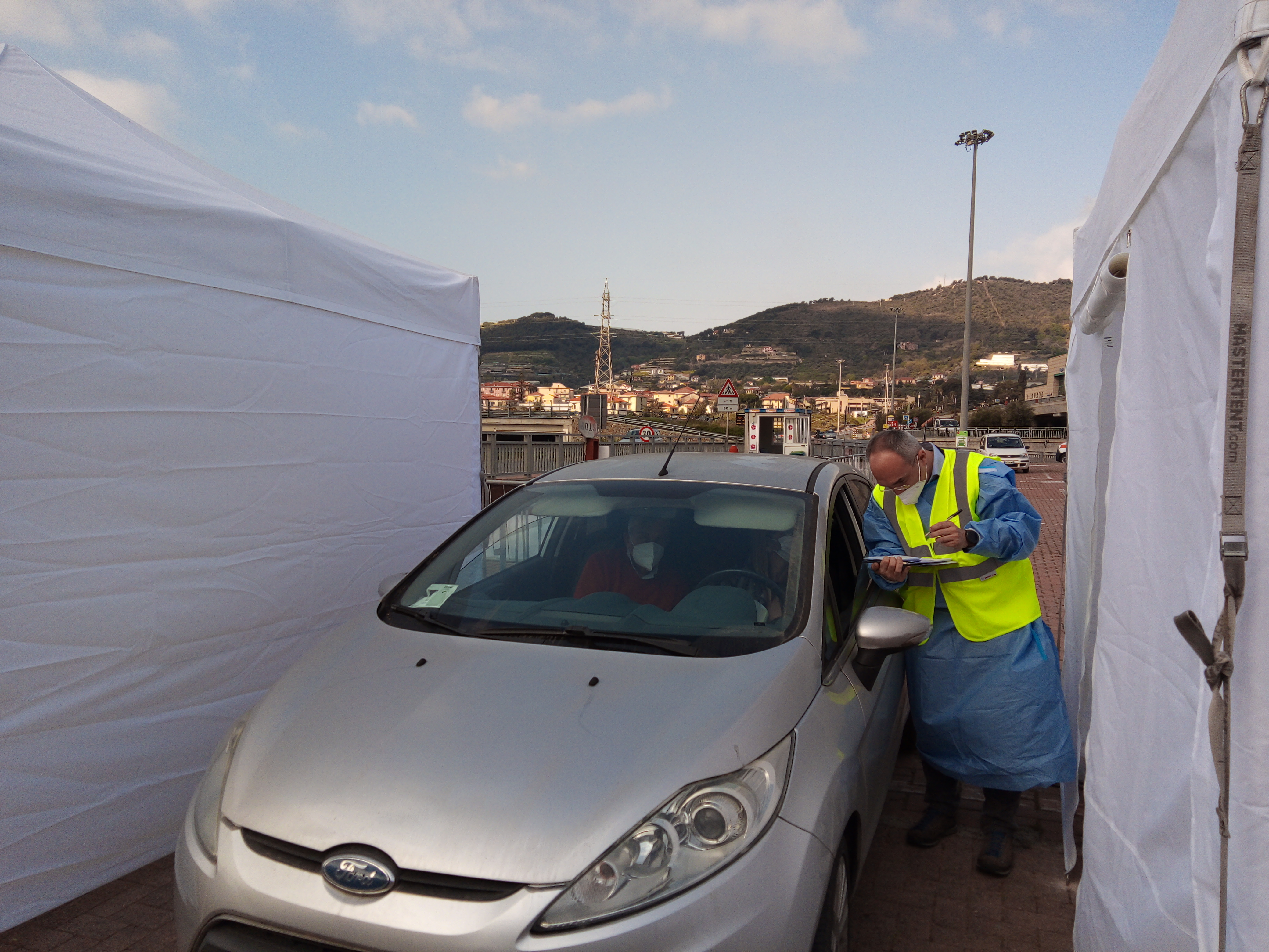 apertura drive through vaccinale di Taggia