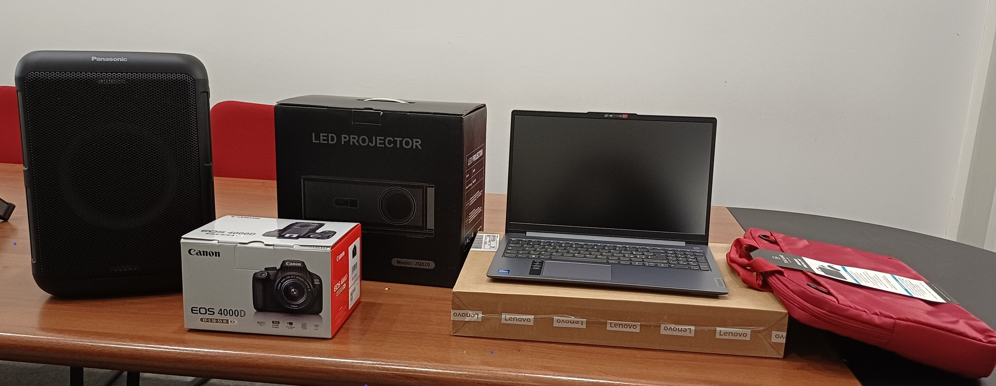 materiale donato da Rotaract